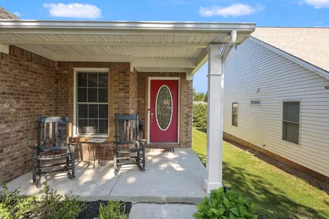205 Gauley Ln, Lexington, KY 40511