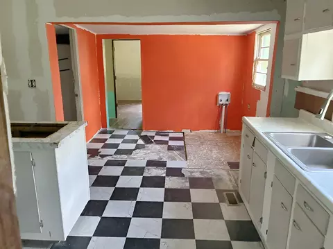 Kitchen - 400 Flint Rd, Waco, KY 40385 photo 3 of 4
