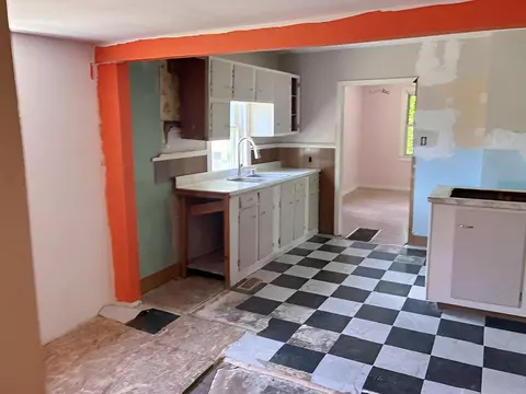 Kitchen - 400 Flint Rd, Waco, KY 40385 photo 1 of 4