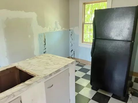 Kitchen - 400 Flint Rd, Waco, KY 40385 photo 2 of 4