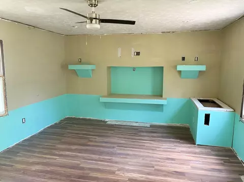 Living - 400 Flint Rd, Waco, KY 40385 photo 1 of 1