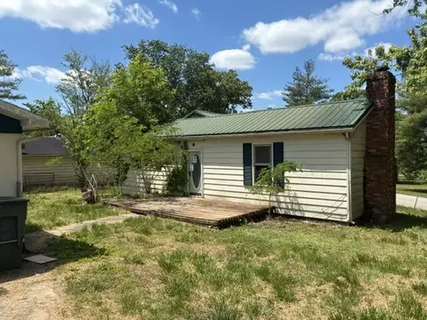 400 Flint Rd, Waco, KY 40385