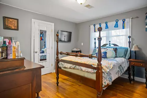 Bedroom - 51 Faubush Rd, Nancy, KY 42544 photo 1 of 5