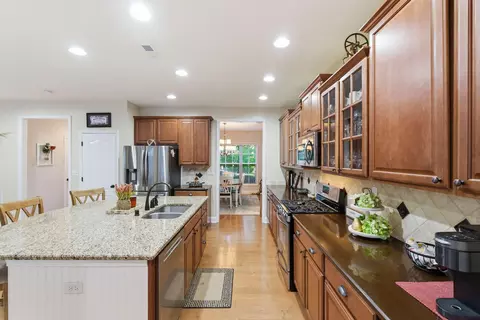 Kitchen - 117 Waterside Dr, Georgetown, KY 40324 photo 4 of 5