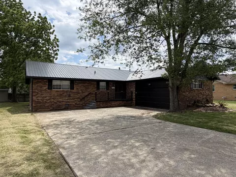 Exterior - 1107 Circle Dr, Corbin, KY 40701 photo 5 of 5