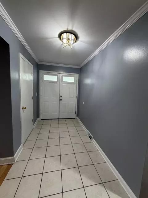 Entry Way - 1107 Circle Dr, Corbin, KY 40701 photo 1 of 1