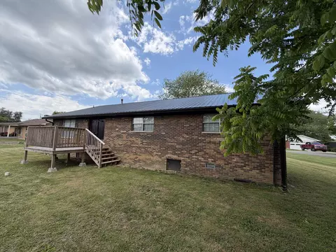 Exterior - 1107 Circle Dr, Corbin, KY 40701 photo 4 of 5