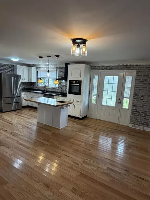 Kitchen - 1107 Circle Dr, Corbin, KY 40701 photo 3 of 3
