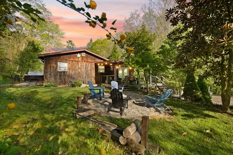 3853 Skidmore Rd, Frenchburg, KY 40322