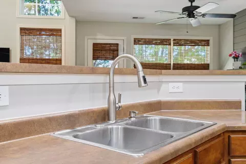 Kitchen - 113 Emerson Trl, Georgetown, KY 40324 photo 4 of 5