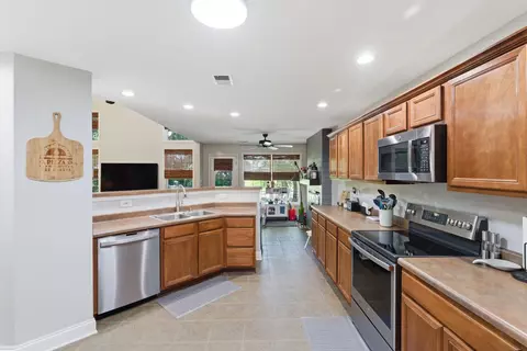 Kitchen - 113 Emerson Trl, Georgetown, KY 40324 photo 3 of 5