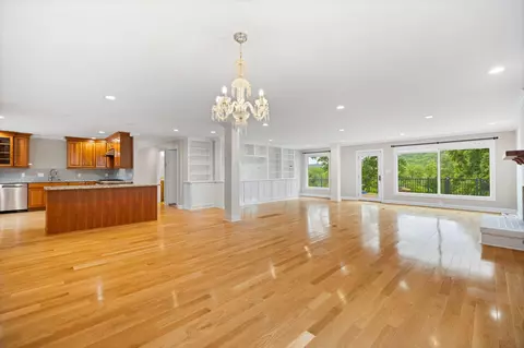 119 Holly Hill Dr, Berea, KY 40403
