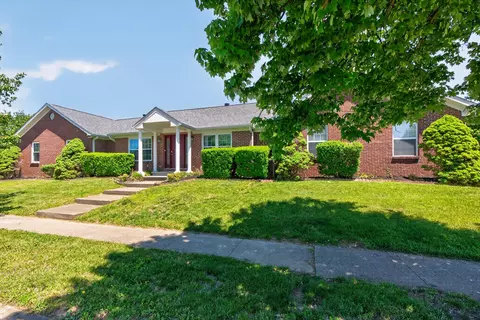 2181 Palomar Trace Dr, Lexington, KY 40513