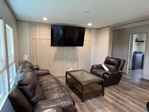 Living - 31 Dean Ln, Gray, KY 40734 photo 1 of 2