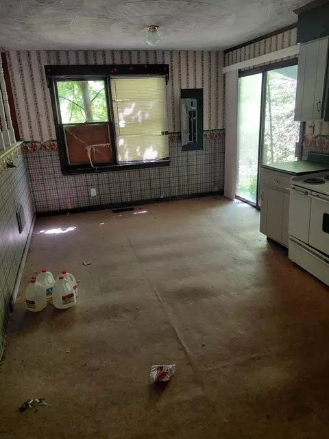 19905 Grapevine Rd, Phyllis, KY 41554 photo 3