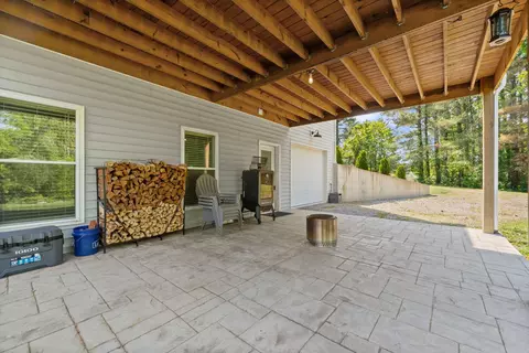 Exterior - 351 Crocus Rd, Glens Fork, KY 42741 photo 9 of 11