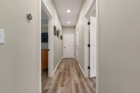 Entry Way - 351 Crocus Rd, Glens Fork, KY 42741 photo 6 of 9