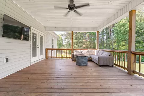 Exterior - 351 Crocus Rd, Glens Fork, KY 42741 photo 6 of 11