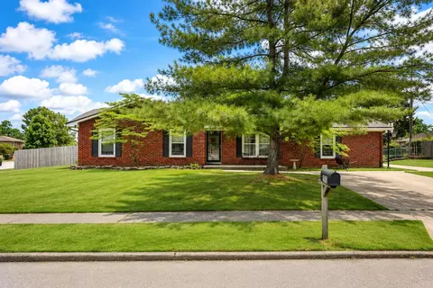 282 S Eagle Creek Dr, Lexington, KY 40515