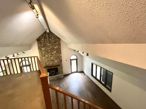 Living - 241 Brown Ct, Bledsoe, KY 40810 photo 6 of 9