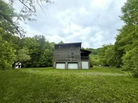 Exterior - 241 Brown Ct, Bledsoe, KY 40810 photo 7 of 15