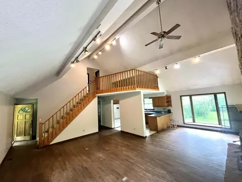 Living - 241 Brown Ct, Bledsoe, KY 40810 photo 1 of 9