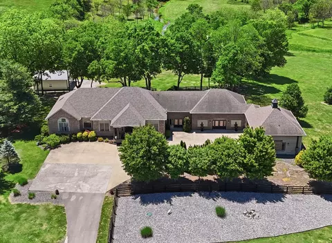 621 S Cleveland Rd, Lexington, KY 40515