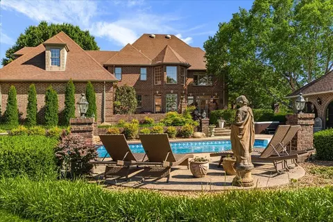 Exterior - 602 Cecil Wyatt Rd, Corbin, KY 40701 photo 12 of 35