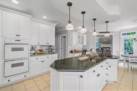 Kitchen - 602 Cecil Wyatt Rd, Corbin, KY 40701 photo 2 of 7