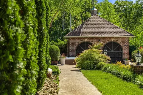 Exterior - 602 Cecil Wyatt Rd, Corbin, KY 40701 photo 14 of 35