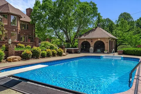 Exterior - 602 Cecil Wyatt Rd, Corbin, KY 40701 photo 7 of 35