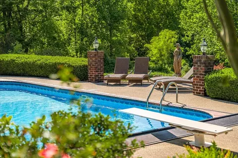 Exterior - 602 Cecil Wyatt Rd, Corbin, KY 40701 photo 5 of 35
