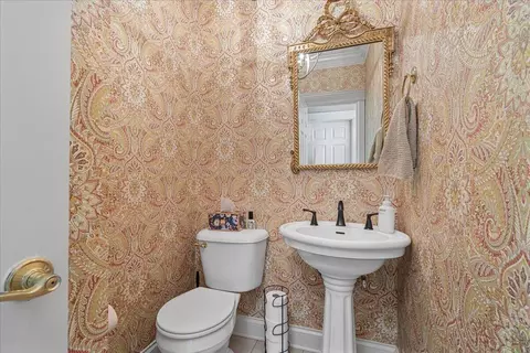 Bath - 602 Cecil Wyatt Rd, Corbin, KY 40701 photo 6 of 8