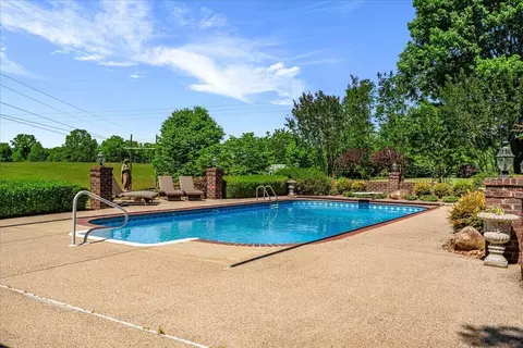 Exterior - 602 Cecil Wyatt Rd, Corbin, KY 40701 photo 6 of 35