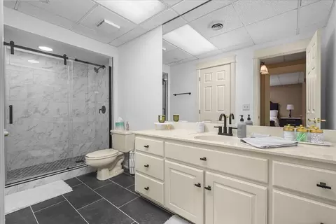 Bath - 602 Cecil Wyatt Rd, Corbin, KY 40701 photo 7 of 8