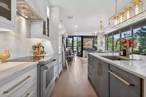 106 W Vine St, Lexington, KY 40507