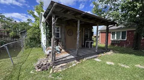 Exterior - 504 S Kentucky Ave, Corbin, KY 40701 photo 7 of 13