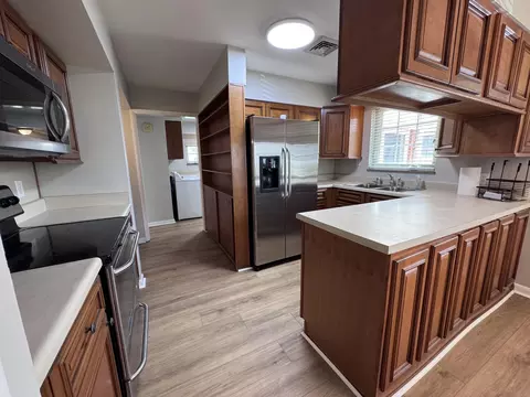 Kitchen - 504 S Kentucky Ave, Corbin, KY 40701 photo 7 of 10
