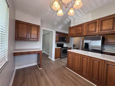 Kitchen - 504 S Kentucky Ave, Corbin, KY 40701 photo 4 of 10