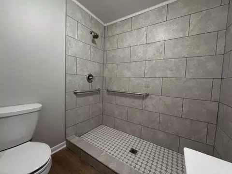 Bath - 504 S Kentucky Ave, Corbin, KY 40701 photo 4 of 6
