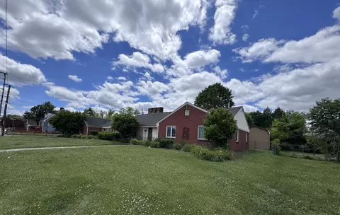 Exterior - 504 S Kentucky Ave, Corbin, KY 40701 photo 4 of 13