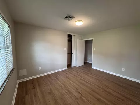 Bedroom - 504 S Kentucky Ave, Corbin, KY 40701 photo 2 of 9