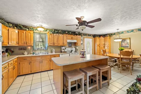 Kitchen - 340 Dean Rd, Mckee, KY 40447 photo 1 of 3