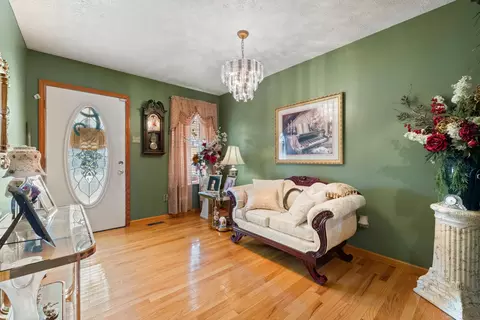 Entry Way - 340 Dean Rd, Mckee, KY 40447 photo 1 of 3