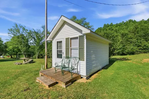 Exterior - 340 Dean Rd, Mckee, KY 40447 photo 7 of 9