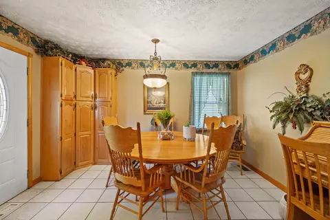 Dining - 340 Dean Rd, Mckee, KY 40447 photo 1 of 1