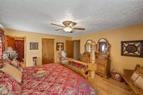 Bedroom - 340 Dean Rd, Mckee, KY 40447 photo 2 of 4