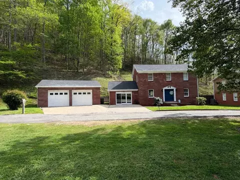 1010 Mays Branch Rd, Prestonsburg, KY 41653
