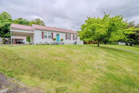 812 Seaton Ave, Greenup, KY 41144