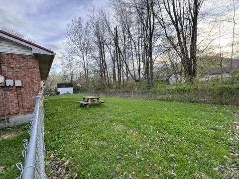 Exterior - 809 Boone Pl, Morehead, KY 40351 photo 2 of 2